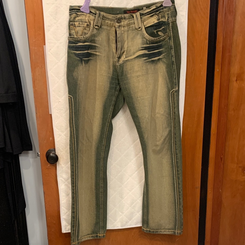 Stylish Men's Distressed Jeans